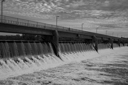 RapidsDam.jpg