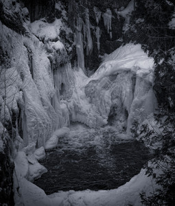cascadelowerfalls.jpg