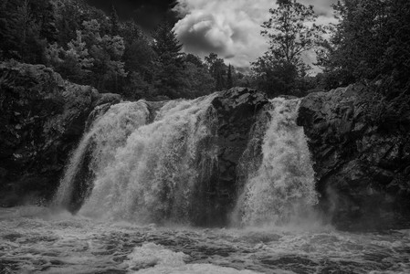 littlemanitoufalls.jpg